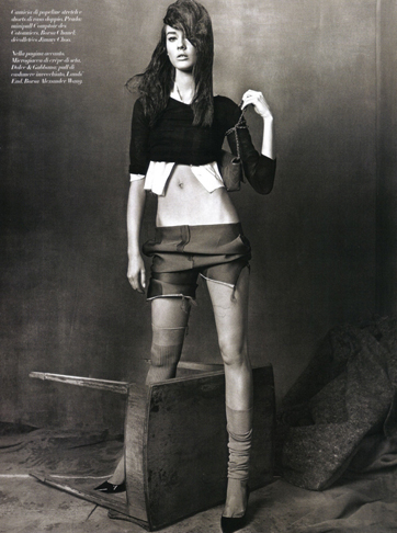 ShrinkToFitVogueItaliaApril20105.jpg