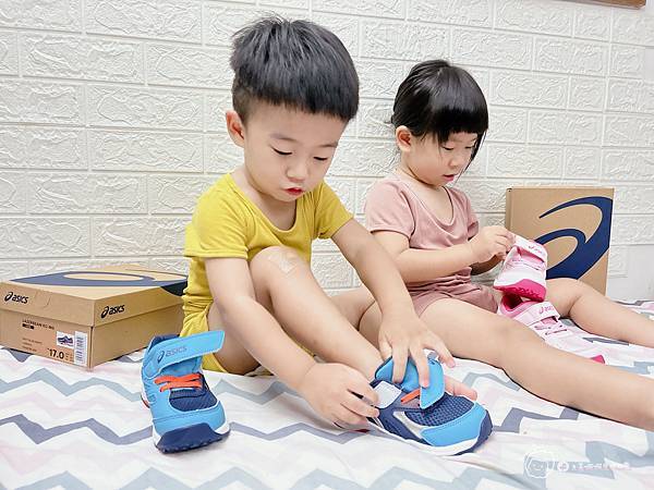 上學日常舒適跑跳~穩定安全護足的幼兒園鞋款ASICS亞瑟士童