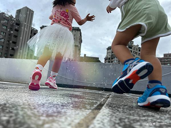上學日常舒適跑跳~穩定安全護足的幼兒園鞋款ASICS亞瑟士童