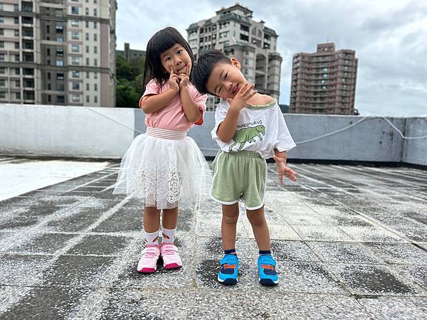 上學日常舒適跑跳~穩定安全護足的幼兒園鞋款ASICS亞瑟士童