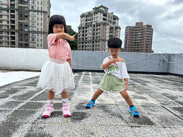 上學日常舒適跑跳~穩定安全護足的幼兒園鞋款ASICS亞瑟士童