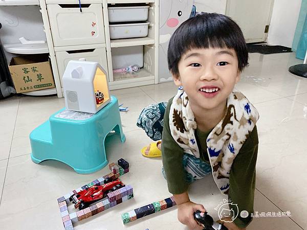 兒童語言故事機開箱|孩子的第一棟小房子-寶貝學習陪伴的新夥伴 兒童語言故事機開箱|孩子的第一棟小房子-寶貝學習陪伴的新夥伴