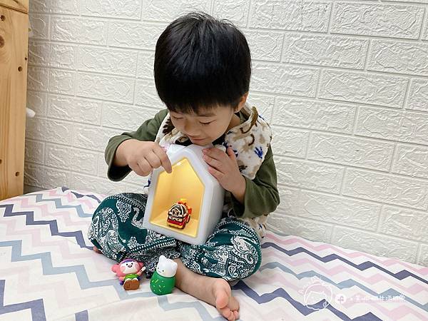 兒童語言故事機開箱|孩子的第一棟小房子-寶貝學習陪伴的新夥伴 兒童語言故事機開箱|孩子的第一棟小房子-寶貝學習陪伴的新夥伴