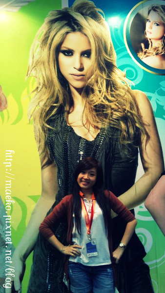 Shakira.jpg Shakira.jpg