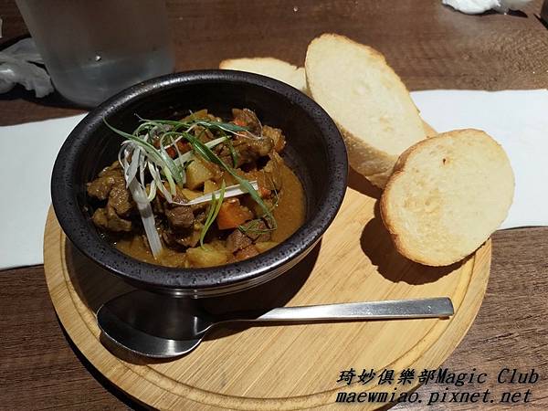 三峽美食@享聚餐酒館Savor Bistro～開在二樓很容易