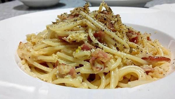 Carbonara 培根乳酪蛋汁義大利麵