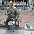 Red-Auerbach-statue2