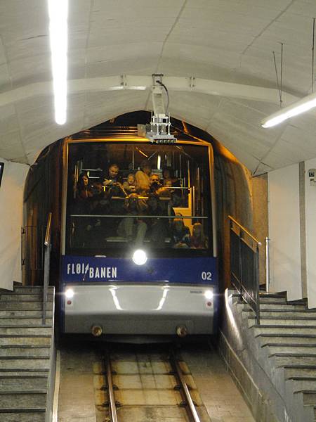 登山纜車