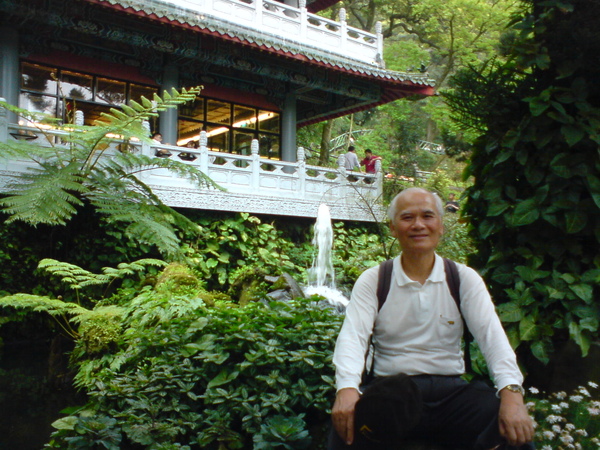 後山公園的小水池旁