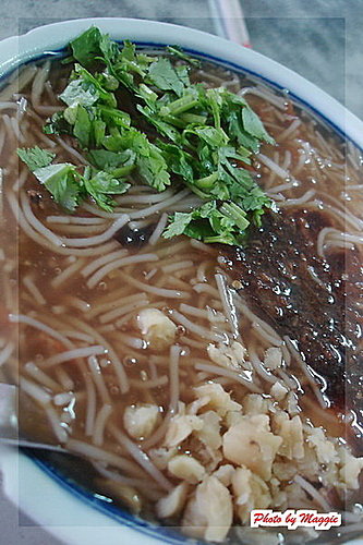 宜蘭羅東美食~香廚臭豆腐&米粉羹。羅東臭豆腐推薦。羅東米粉焿推薦