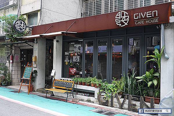 捷運市政府站【姊紋given CAFE HOUSE】超療癒3D立體咖啡拉花。早午餐。英式三明治。信義區餐酒館。信義區約會餐廳.JPG