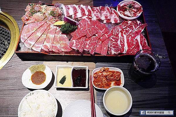 台中美食【市太郎燒肉市場】芭蕾城市渡假旅店一泊二食專案。朝馬商圈。秋紅谷周邊美食