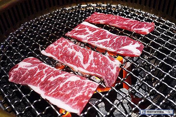 台中美食【市太郎燒肉市場】芭蕾城市渡假旅店一泊二食專案。朝馬商圈。秋紅谷周邊美食