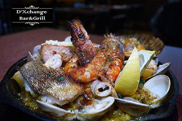 台北東區【D'Xchange Bar&Grill】東區酒吧。東區異國料理。東區約會餐廳。西班牙餐廳。運動酒吧。捷運國父紀念館美食 台北東區【D'Xchange Bar&Grill】東區酒吧。東區異國料理。東區約會餐廳。西班牙餐廳。運動酒吧。捷運國父紀念館美食