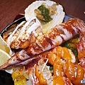 台北東區【D'Xchange Bar&Grill】東區酒吧。東區異國料理。東區約會餐廳。西班牙餐廳。運動酒吧。捷運國父紀念館美食