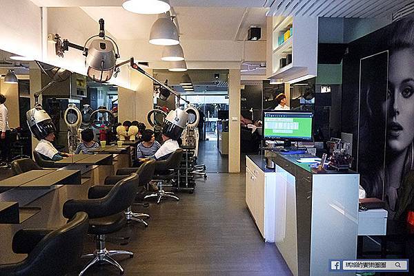 台北美髮【W.H hair design 白宮髮型設計】俏麗中長髮造型。忠孝復興髮廊。髮型師Ivan 台北美髮【W.H hair design 白宮髮型設計】俏麗中長髮造型。忠孝復興髮廊。髮型師Ivan