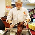 上海美食【全聚德烤鴨閘北店】中華第一烤鴨。鴨肉嫩鴨皮脆～果真好鴨