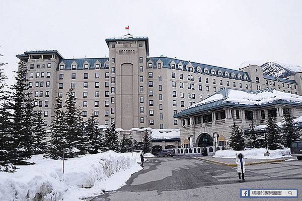加拿大風情畫【露易絲湖城堡飯店】依山傍水好風光~世界最美窗景就在此 加拿大風情畫【露易絲湖城堡飯店】依山傍水好風光~世界最美窗景就在此