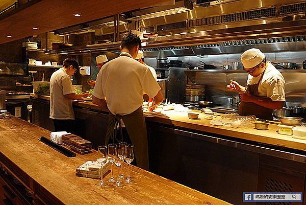 台北東區【TK Seafood&Steak】東區頂級牛排海鮮餐廳。東區約會餐廳。華泰王子集團餐飲品牌 P1570880.JPG