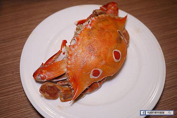 台北美食【川老爺麻辣鍋】吃麻辣鍋配熱炒正對味。溫體牛買一送一。豪華螃蟹海鮮拼盤。內湖麻辣鍋。葫洲站麻辣鍋