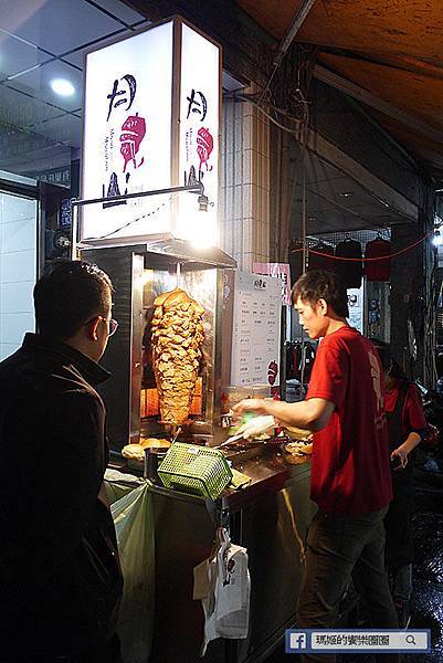 基隆美食【月見山沙威瑪基隆七堵店】基隆沙威瑪推薦。基隆七堵夜市小吃。好吃的中東傳統美食