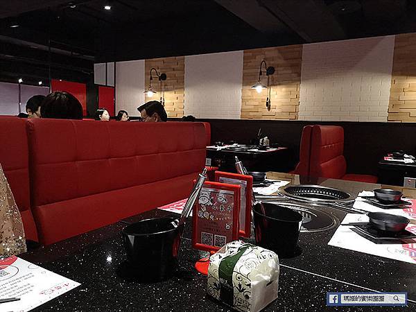 台北美食【小蒙牛頂級麻辣養生鍋(烤)西門店】和牛吃到飽。西門町麻辣鍋吃到飽。西門町火鍋。西門町火烤二吃美食 台北美食【小蒙牛頂級麻辣養生鍋(烤)西門店】和牛吃到飽。西門町麻辣鍋吃到飽。西門町火鍋。西門町火烤二吃美食