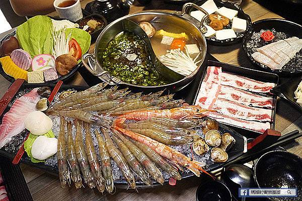 民生社區火鍋【饗樂shabu精緻鍋品】蝦爆海鮮船超驚人！松山火鍋〡民生東路火鍋〡民生東路宵夜