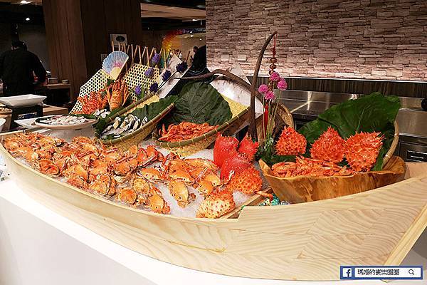 【晶豐百匯】新竹BUFFET吃到飽餐廳/2019全新開幕/超霸氣海鮮船/主打高cp值吃到飽餐廳/新竹火車站吃到飽美食 【晶豐百匯】新竹BUFFET吃到飽餐廳/2019全新開幕/超霸氣海鮮船/主打高cp值吃到飽餐廳/新竹火車站吃到飽美食