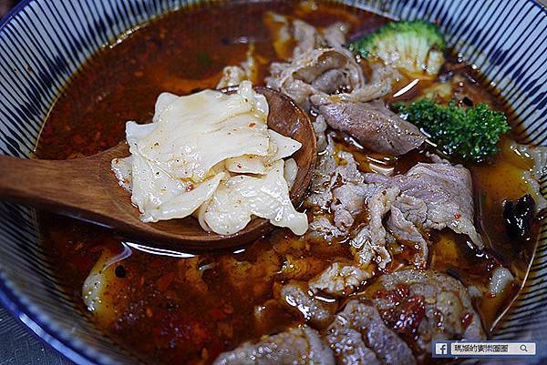 【台灣郎正宗牛肉麵】長春路牛肉麵推薦～真正多種香料加牛骨熬煮鮮美湯頭、創新牛肉麵新視野。松江南京美食