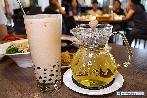 台北三創美食【港點大師台北三創店】台北港式飲茶-小龍蝦粉絲煲/爆漿流沙奶皇包