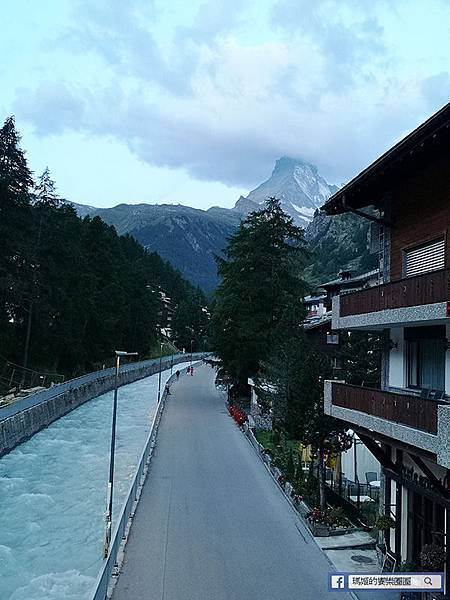 瑞士景點【策馬特Zermatt】瑞士滑雪勝地/馬特洪峰賞日出景點/絕美山城小鎮/冰河列車