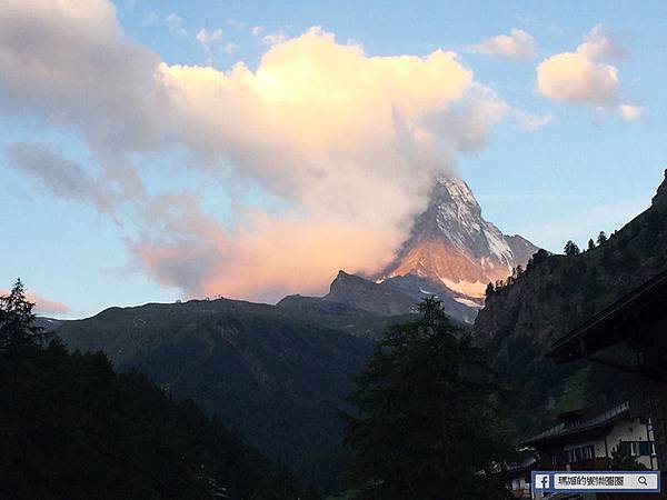 瑞士景點【策馬特Zermatt】瑞士滑雪勝地/馬特洪峰賞日出景點/絕美山城小鎮/冰河列車