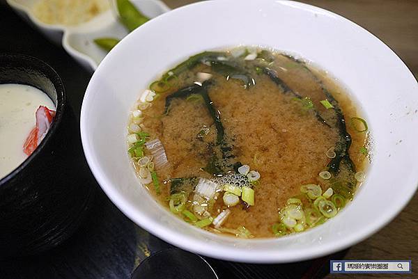 八里美食【福悅日式食堂】龍蝦海鮮丼每日限量優惠/最超值的綜合生魚片滴加！八里日式料理推薦