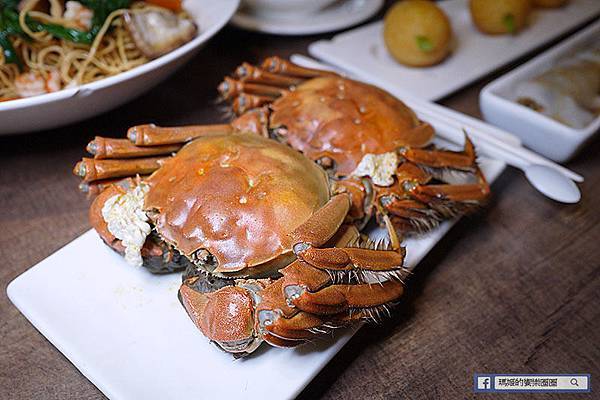 台北三創美食【港點大師台北三創店】秋冬必吃大閘蟹迷人濃郁蟹膏超滿足！