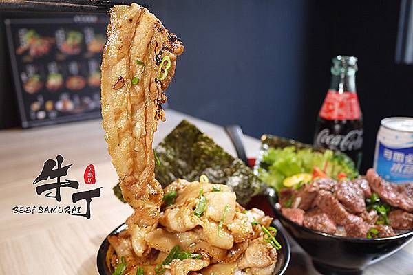 基隆廟口丼飯【小牛丁次郎坊x基隆廟口支店】基隆最強燒肉丼/基隆美食