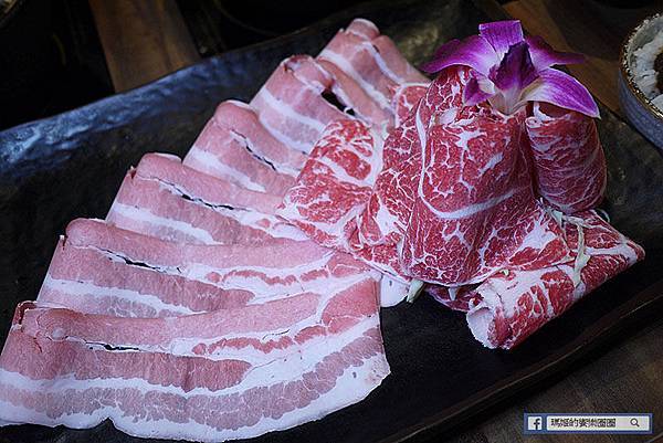 新莊海鮮火鍋推薦【瘋一鍋頂鮮鍋物】全台獨家吃火鍋配手搖飲 新莊海鮮火鍋推薦【瘋一鍋頂鮮鍋物】全台獨家吃火鍋配手搖飲