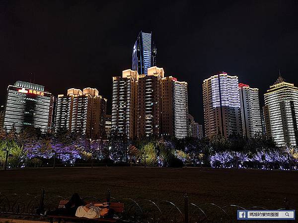 青島景點【青島五四廣場】壯麗炫爛的燈光秀讓人讚嘆!青島必看夜景/奧林匹克帆船中心 青島景點【青島五四廣場】壯麗炫爛的燈光秀讓人讚嘆!青島必看夜景/奧林匹克帆船中心