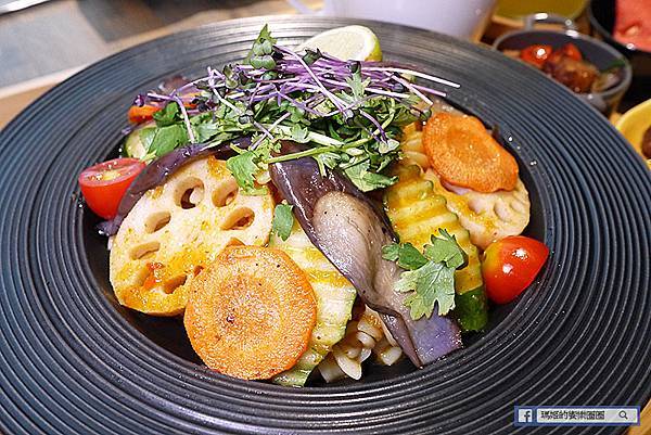 新店素食【Doodle蔬食 嘟斗蔬食】年輕人會喜歡的蔬食餐廳/新店七張蔬食/新店七張素食