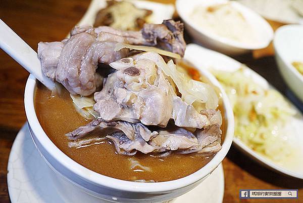 台北養生雞湯推薦【雙月食品社青島店】養生月子雞湯推薦/連續三年榮獲米其林必比登推薦/善導寺美食