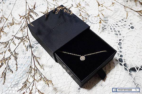 P1820220.JPG 飾品配飾【Marc Mirren】來自北歐瑞典斯德哥爾摩的首飾品牌/字母墜飾/星座墜飾/項鍊/耳環/手鍊/戒子
