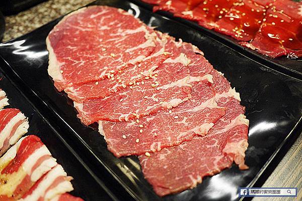 捷運大安燒肉吃到飽推薦【胖肚肚燒肉吃到飽大安店】超優肉質+狂嗑海鮮只要＄699/甜點炸裂一定要吃！