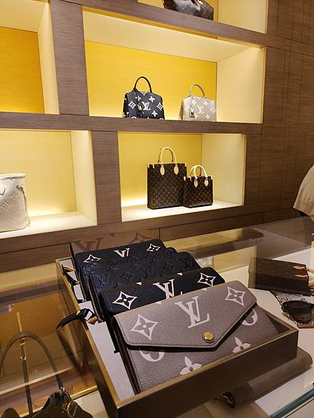 名古屋一日遊-日本LV訂價比台灣便宜8千以上