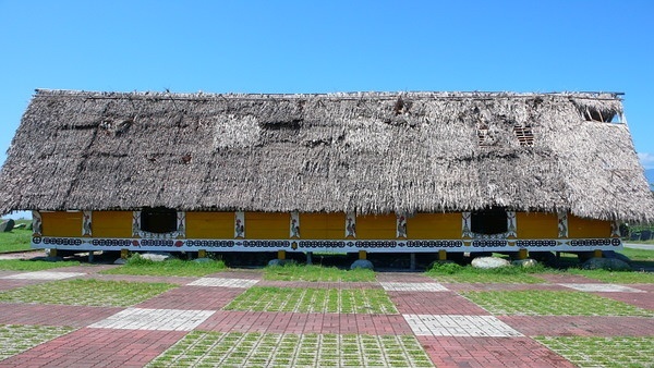 海濱公園內的原住民特色的大草屋