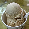 花生+桂圓冰淇淋，花生冰淇淋非常香濃好吃！