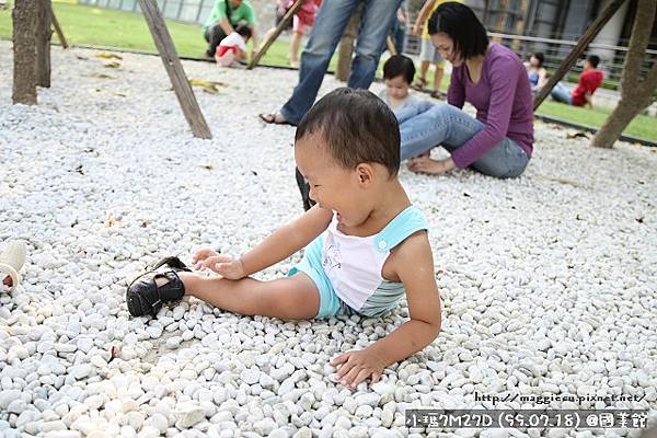 這小子還在學妹妹！