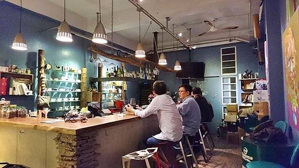 口舍土也方-吧檯區.jpg 口舍土也方-吧檯區.jpg