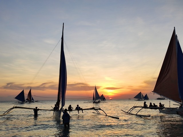 IMG_039夕陽風帆(Sunset Sailing).jpg