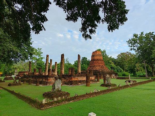 IMG_034芒功寺(Wat Mangkorn).jpg