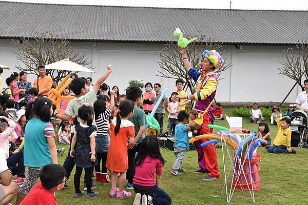 雲林兒童節小丑汽球秀泡泡秀表演 (2).jpg