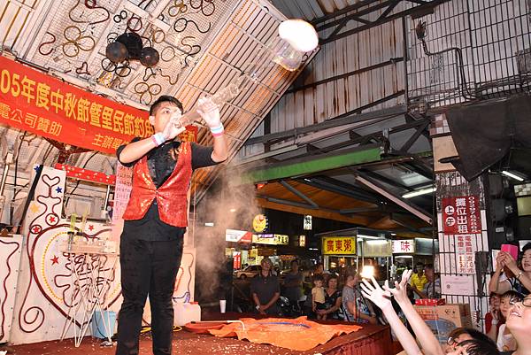 高雄市正仁里中秋晚會主持人+魔術表演+川劇變臉+奇幻泡泡秀 (18).JPG